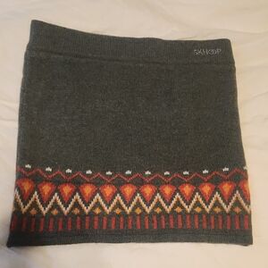 Women's Gray Knit Skirt with Red Accents